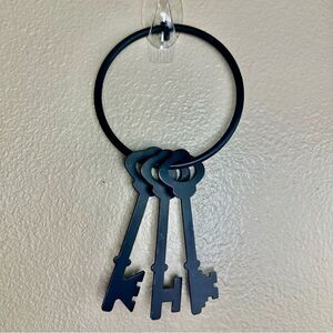 12”‎ Skeleton Keys Ring Rustic Black Iron Wall Decor Jailer Old West Dungeon